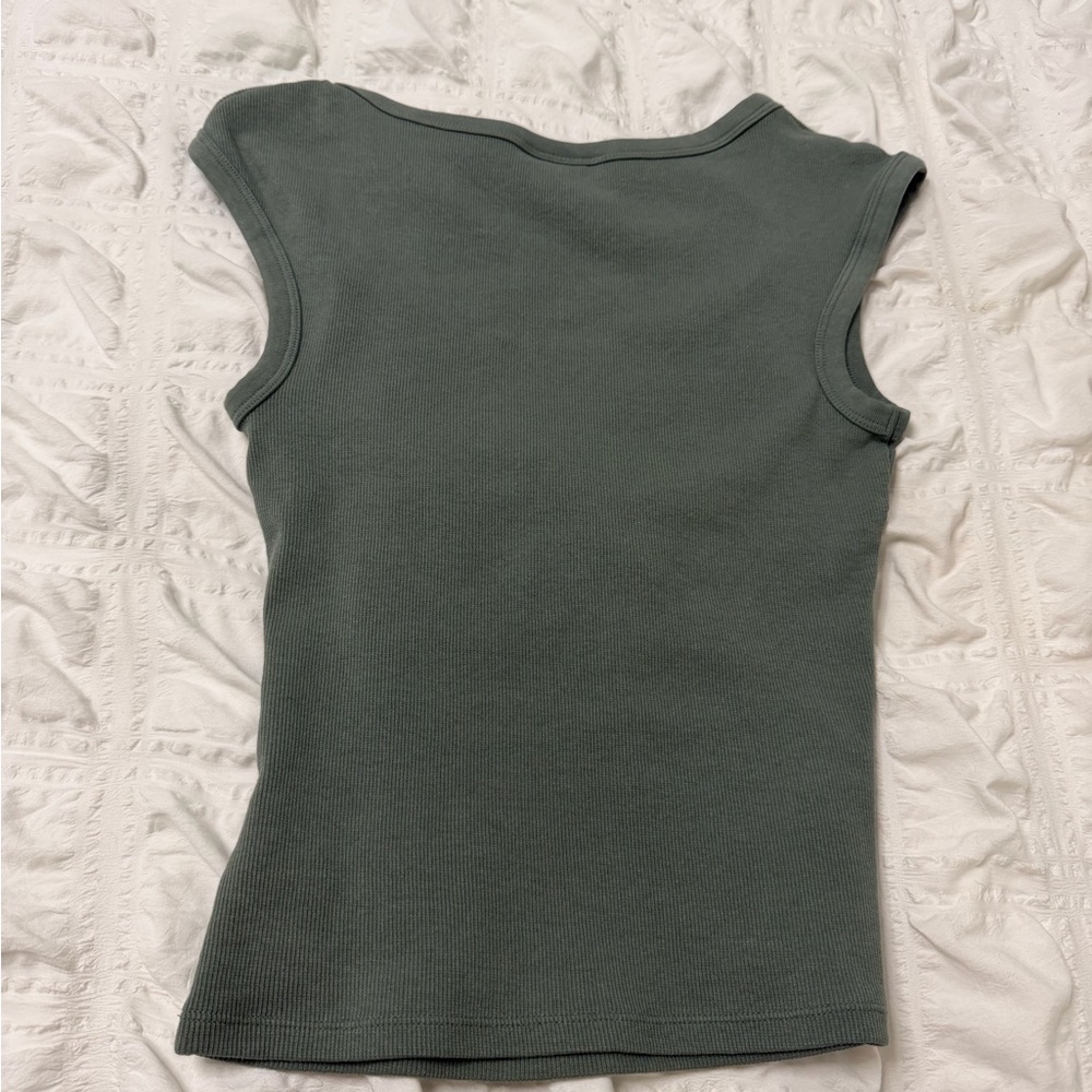 Universal Thread Green Top - Picture 3 of 3